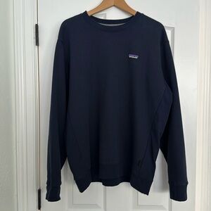 Navy Patagonia sweatshirt - size L - EUC
